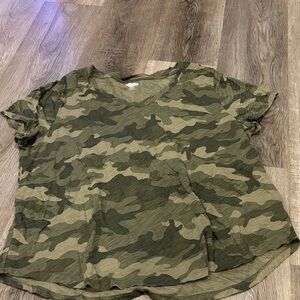 Old Navy Green Camouflage Women's Tee